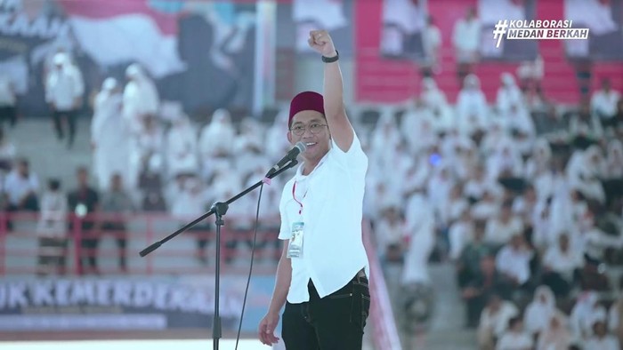 Hasanul Jihadi saat jadi Ketua Panitia Rembuk Relawan Bobby Nasution (Instagram @bobbynast)