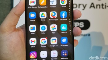 Untuk segi layar Infinix Zero 30 4G dan 5G mengusung desain lengkung 3D Curved AMOLED FHD+ dengan bentang layar berukurkan 6,78 inchi. Tampilan layar ini didukung bezel yang tipis dengan rasio layar 92,7% pada Zero 30 5G dan 93,7% pada Zero 30. Foto: detikINET/Josina