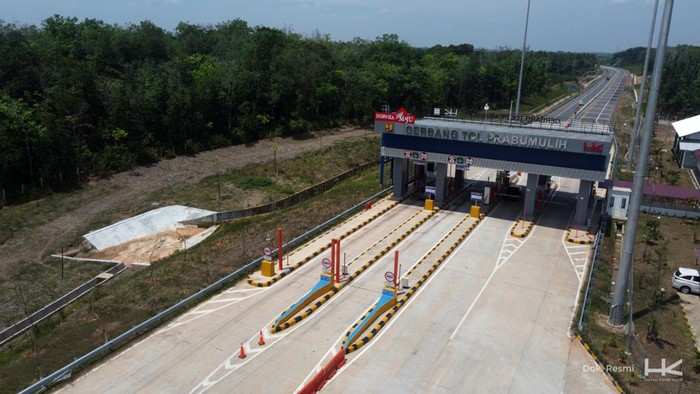 Presiden Joko Widodo (Jokowi) meresmikan jalan tol Indralaya-Prabumulih, Kamis (26/10/2023). Jalan tol sepanjang 64,5 kilometer itu dibangun sejak tahun 2019, artinya butuh sekitar 4 tahun untuk menyelesaikan tol tersebut.