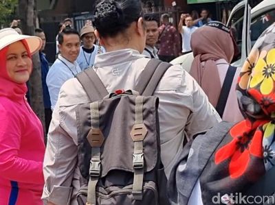 Senyum Mengembang Iriana Ditanya Gibran Jadi Cawapres