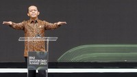 Menurutnya, investasi tak bisa dipisahkan dari dinamika geopolitik yang terjadi di seluruh dunia, karena tidak bisa dipungkiri pertumbuhan investasi nasional di saat ekonomi global tidak menentu dan geopolitik yang tidak menggembirakan memberikan dampak yang signifikan pada persoalan ekonomi.