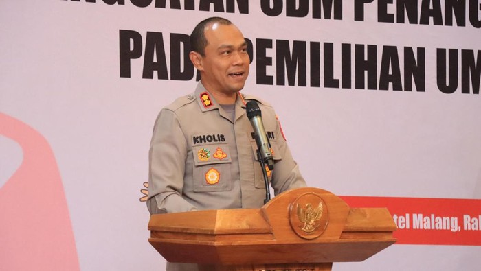 Kapolres Malang AKBP Putu Kholis Aryana berikan paparan di Rakor Penanganan Pelanggaran pada Pemilu 2024.