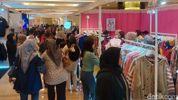 Keramaian pengunjung Trademark Market 2023 yang digelar di Trans Studio Mall Bandung