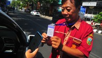 Penerapan e-Parkir ini sebagai wujud transparansi pendapatan daerah dari retribusi parkir serta menghindari adanya pungutan liar petugas parkir.   