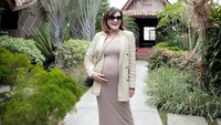 Kiki Amalia merupakan aktris Indonesia yang belum lama ini membintangi film Wakaf. Telah berusia 41 tahun, Kiki sangat bahagia karena masih bisa hamil. Foto: Instagram @kikiamaliaworld