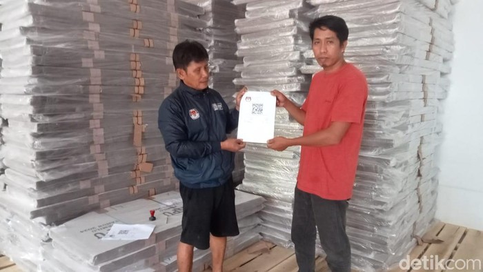 Komisi Pemilihan Umum (KPU) Bone, Sulawesi Selatan (Sulsel) telah menerima 9.070 bilik suara untuk pemilu 2024.