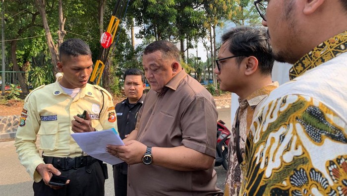 Kubu Pontjo Sutowo Melawan! Portal Tutup Akses Hotel Sultan Dibongkar