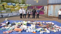 Zulhas mengungkapkan potensi kerugian negara atas adanya produk impor post border ini nyaris Rp 50 miliar.