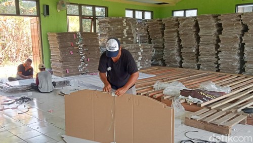 Logistik Pemilu 2024 sudah tiba di gudang KPU Flores Timur.