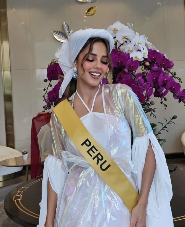 Di negaranya, namanya cukup populer. Dia berprofesi sebagai model dan presenter. Foto: Dok. Instagram @lucianafusterg