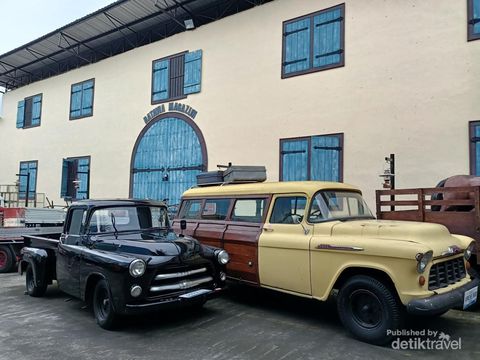 Melewati Museum ini, Berasa Berjalan Melalui 5 Negara Mobil Lama