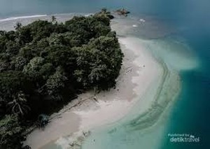 Begitu Indah Pulau Kelapa di Seberang Jakarta, Air Jernih Bak Permata