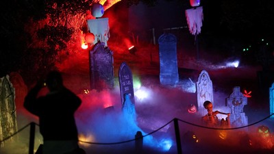 Menyusuri Negeri Ajaib Halloween di California, Berani?