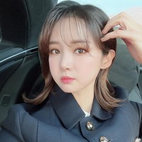 Setelah pulang ke rumah ibunya, Nam Hyun Hee menceritakan kejanggalan soal kehamilannya yang direkayasa oleh calon suaminya, yang ternyata cewek tulen. Jeon Cheong Jo mencoba meyakinkan Nam Hyun Hee bahwa sang atlet hamil dengan memberikan test pack palsu tanpa kemasan. Foto: dok. Instagram @fencing2020