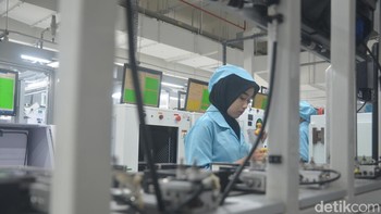 Untuk melakukan tes quality control, Oppo mengambil sampel 58 unit smartphone dari setiap batch Oppo Find N3 yang terdiri dari 350 unit. Foto: Argya D Maheswara/detikcom