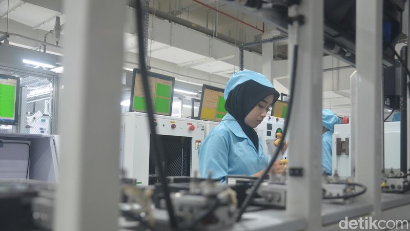 Pabrik Oppo dan Uji Lipat Find N3