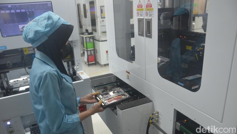 Pabrik Oppo dan Uji Lipat Find N3