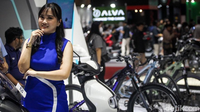 Paras Cantik Usher Bikin Betah Pengunjung IMOS 2023 Kehadiran usher menjadi daya tarik tersendiri dalam pameran otomotif. Tidak terkecuali di ajang IMOS+ 2023 yang membuat pengunjung.