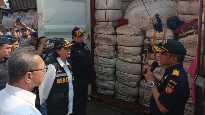 Pemerintah musnahkan barang ilegal