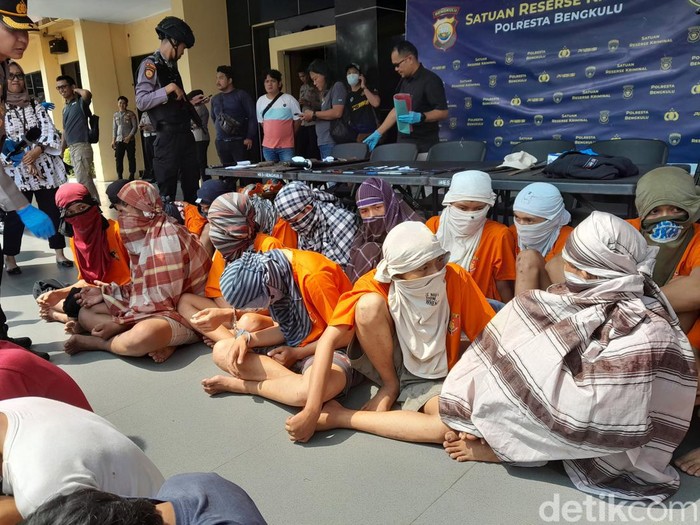 Penampakan anggota kelompok begal Siap Tempur yang ditangkap polisi