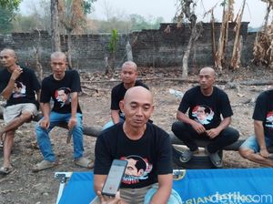 Janji Setia Dukung Jokowi, 7 Pria di Cirebon Gunduli Kepala