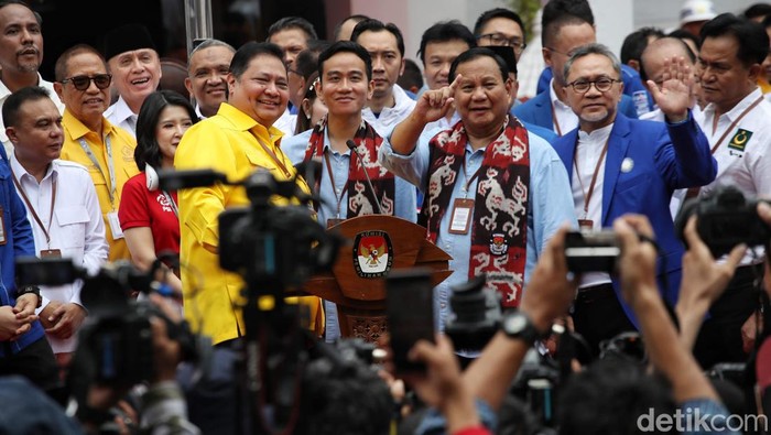 Prabowo Subianto melaju sebagai Capres 2024 dan berpasangan dengan Gibra Rakabuming. ini merupakan pertarungan kelima kali Prabowo menjadi RI 1.