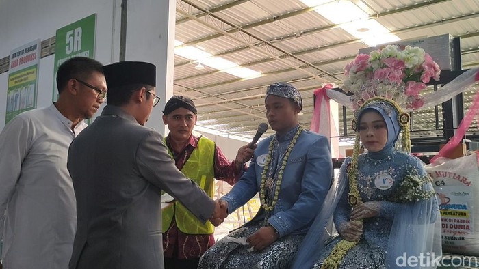 Prosesi nikah massal unik di Kulon Progo, Kamis (26/10/2023).