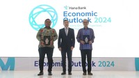 Direktur Bisnis Hana Bank, Geoffry Nugraha, mengatakan Tahun 2024 dari sisi dari sisi pemulihan ekonomi global, Indonesia sudah siap memasuki tahun politik. Bertepatan dengan itu, kepemimpinan beberapa Pemerintah daerah maupun pusat sudah berakhir, sehingga bersiap untuk menuju Pemilu serentak di tanah air. 
