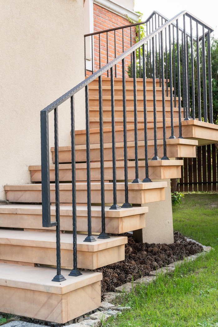 railing tangga.