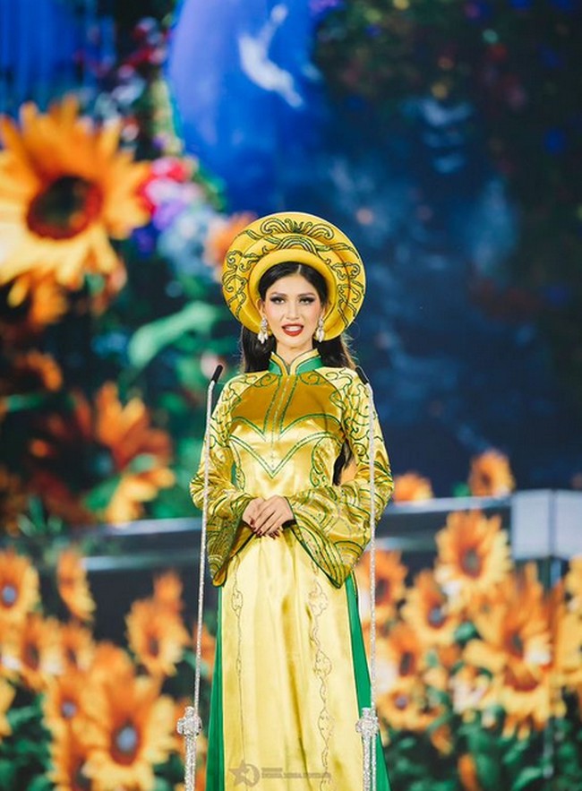 Gadis keturunan Belanda-Palembang itu masuk ke babak top 10. Dalam pidatonya, Ritassya membahas soal perang dunia Israel dan Palestina. Foto: dok. Instagram/@ritassyawellgreat