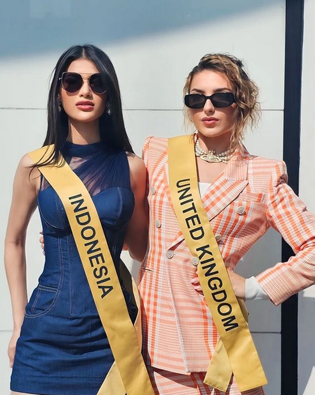 Selama masa karantina, Ritassya melakukan berbagai kegiatan di Vietnam. Inilah potretnya bersama Miss Grand Inggris.  Foto: dok. Instagram/@ritassyawellgreat