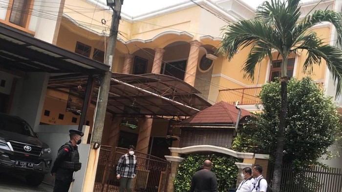 Rumah Ketua KPK Firli Bahuri di Bekasi digeledah (dok Istimewa)
