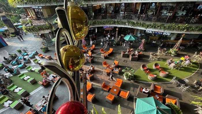 Sambut Natal, Lippo Mall Kemang melakukan penyegaran terhadap tenant-tenant yang ada sebelumnya. Mereka menghadirkan merek ternama.