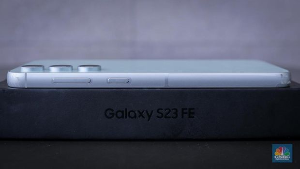 Samsung S23 FE. (CNBC Indonesia/Faisal Rahman)