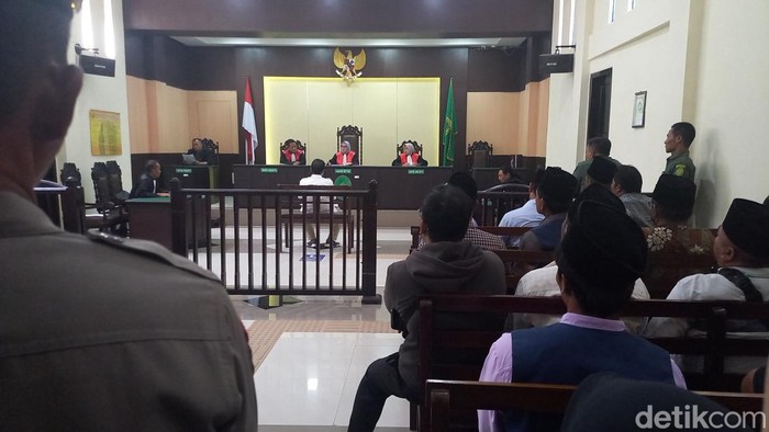Sidang pencemaran nama baik DPRD Sampang