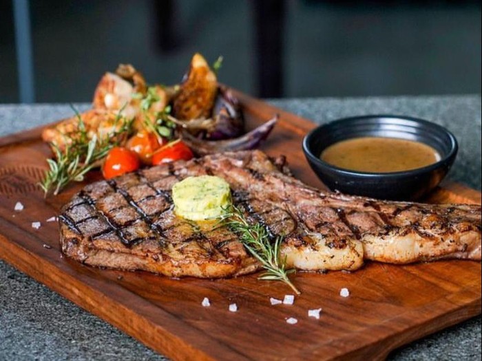 Tempat makan steak hits di Jakarta Selatan