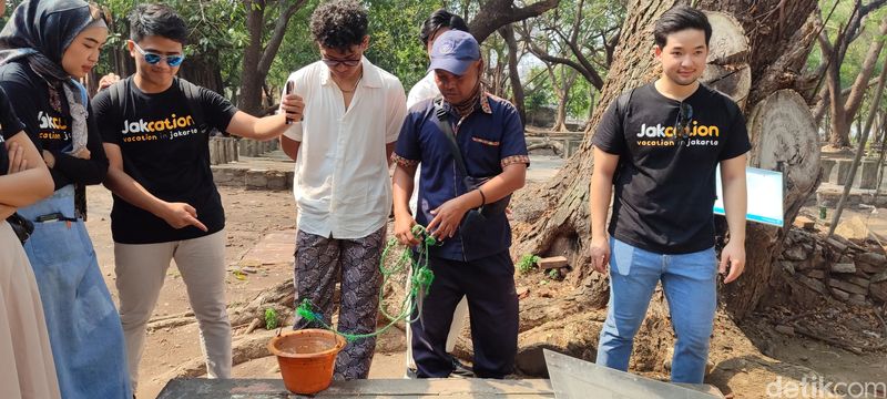Abang None berwisata ke Kepulauan Seribu dalam rangka promosi wisata bahari, Kamis (26/10/2023).