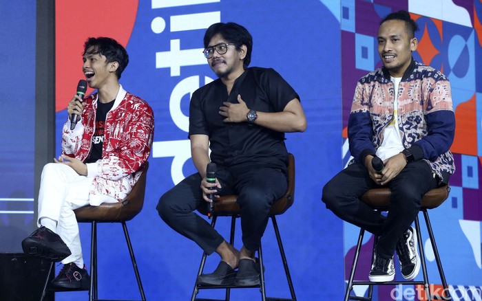 Komika Tanah Air, Abdur Arsyad berbagi cerita di acara Demi Indonesia. Abdur Arsyad bercerita merasakan pengalaman diskriminasi perihal pendidikan di Tanah Air.