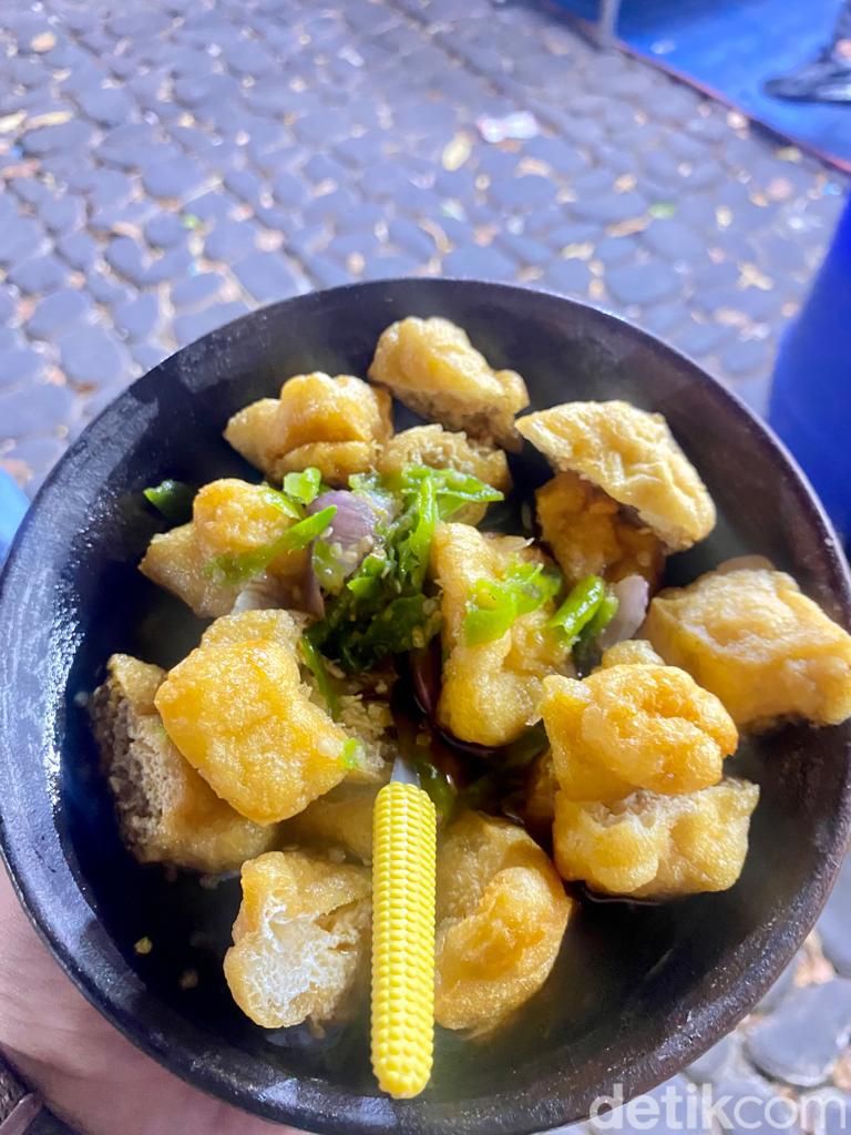 Ada Bakso Bakar hingga Mie Pedas Nendang di Alun-alun Bekasi
