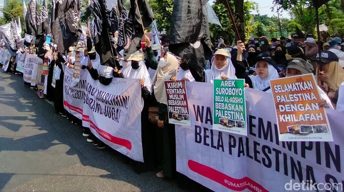 Aksi Bela Palestina di Surabaya