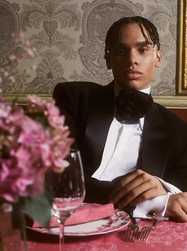 Dalam penampilannya untuk Tatler edisi Desember itu, Alexandre pun membahas hubungannya dengan Pangeran Albert. Foto: dok. Tatler