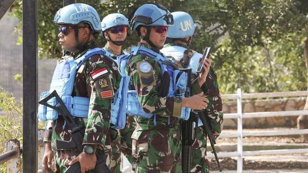 Anggota TNI yang tergabung dalam pasukan penjaga perdamaian PBB di Lebanon. (REUTERS/AZIZ TAHER)