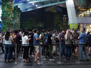 Pre-Order Tanpa Eror, Blibli Serahkan iPhone 15 ke Pelanggan