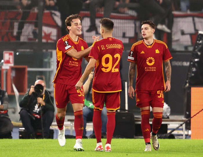 Soccer Football - Europa League - Group G - AS Roma v Slavia Prague - Stadio Olimpico, Rome, Italy - October 26, 2023 AS Romas Edoardo Bove celebrates scoring their first goal with Stephan El Shaarawy REUTERS/Guglielmo Mangiapane