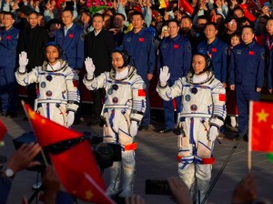 Untuk Pertama Kalinya, Astronaut Termuda China Melesat ke Antariksa