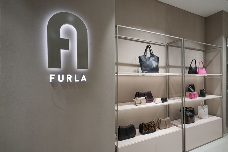 Butik Baru Furla di Pacific Place
