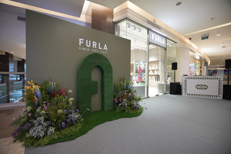 Butik Baru Furla di Pacific Place