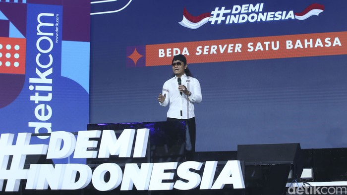 Demi Indonesia Sesi Beda Server Satu Bahasa di acara Demi Indonesia.