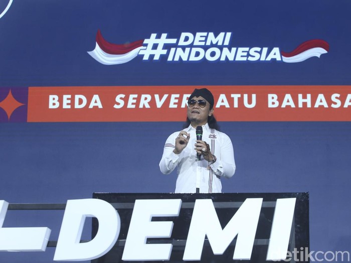 Sesi Beda Server Satu Bahasa di acara Demi Indonesia.