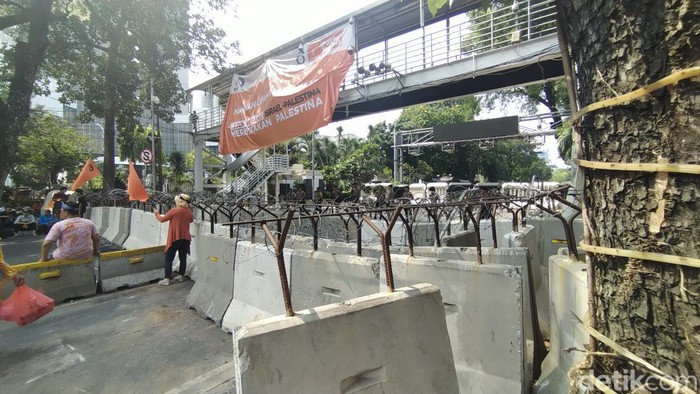 Demo buruh di Patung Kuda, Jakpus. (Tina Susilawati/detikcom)
